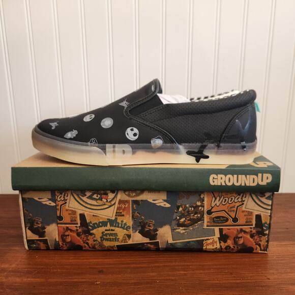 Disney's Nightmare Before Christmas‎ Men's Size 11 Glow in the Dark Shoes New - Picture 2 of 14